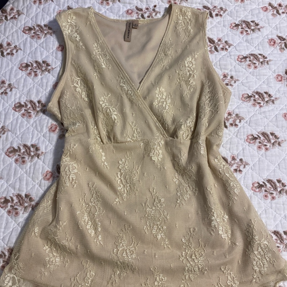 Size Large pastel yellow 2000s top vintage